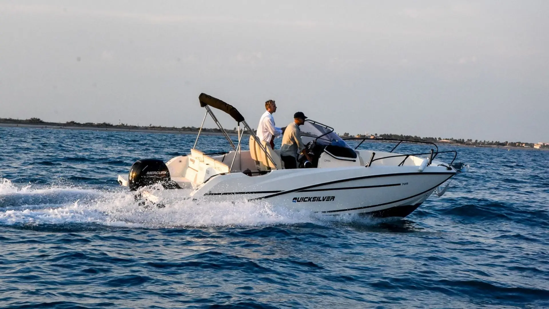 Location Bateau à Moteur sur Carnon