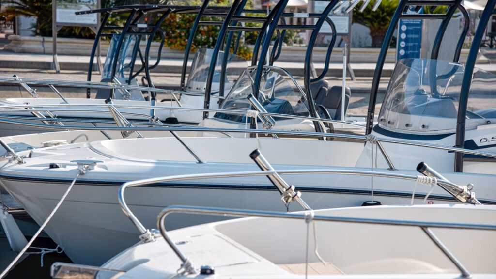 Options de location de bateau à moteur sur Carnon